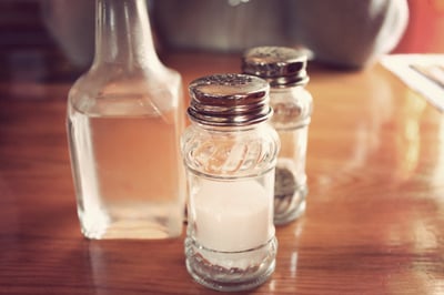 détartrer un pommeau de douche au vinaigre : méthode simple et efficace