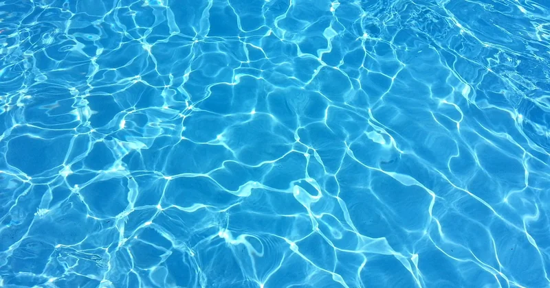Bâche PVC bassin : ce qui distingue un vrai produit d'étanchéité