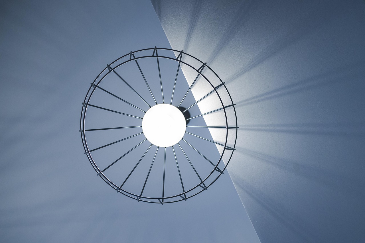 installation de luminaires encastrés au plafond pour un éclairage moderne et discret. guide complet pour une pose facile et sécurisée.